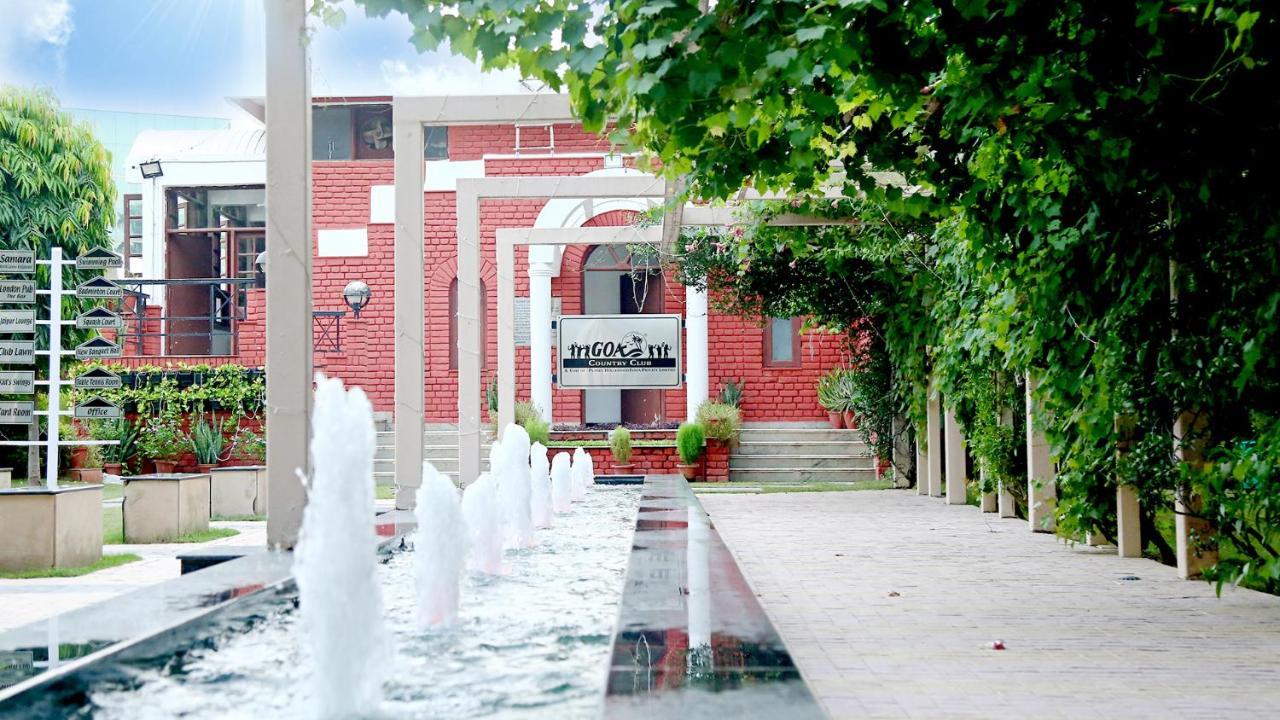 Hotel Goa Country Club Gurgáon Exteriér fotografie