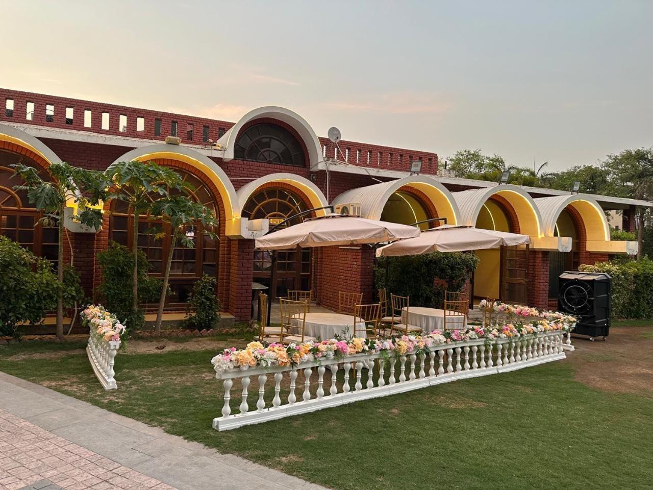 Hotel Goa Country Club Gurgáon Exteriér fotografie
